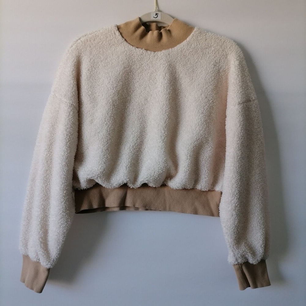 Fabletics Cream Cropped Sweatshirt with Long Sleeves
